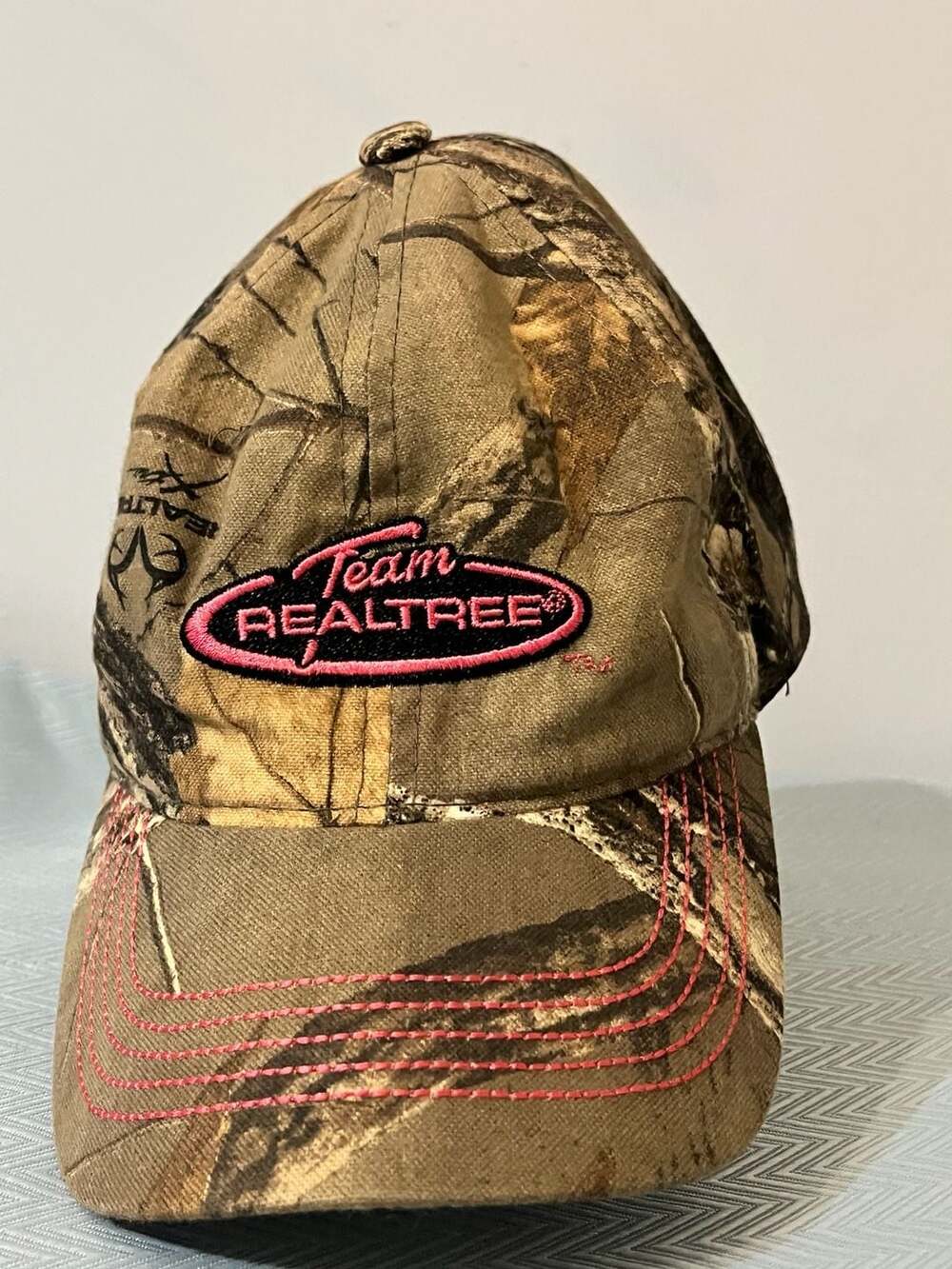 Signatures Team Realtree Camouflage and Pink  hat 003-088